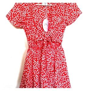 🆕NWT Red & White Flower Front Tie Romper
